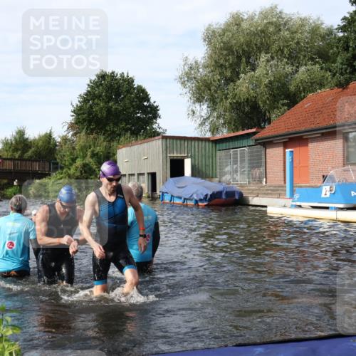 31.08.2025 - Elbe Triathlon Hamburg Luisa Fischer http://msf.ph/oto/8684089 31.08.2025 10:22:17 Schwimmen 1150, 1170, 1228, 1231, 1235 meine-sportfotos.de