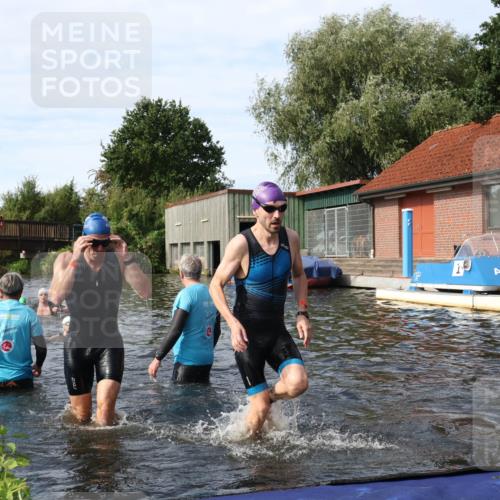 31.08.2025 - Elbe Triathlon Hamburg Luisa Fischer http://msf.ph/oto/8684094 31.08.2025 10:22:18 Schwimmen 1150, 1170, 1228, 1231, 1235 meine-sportfotos.de