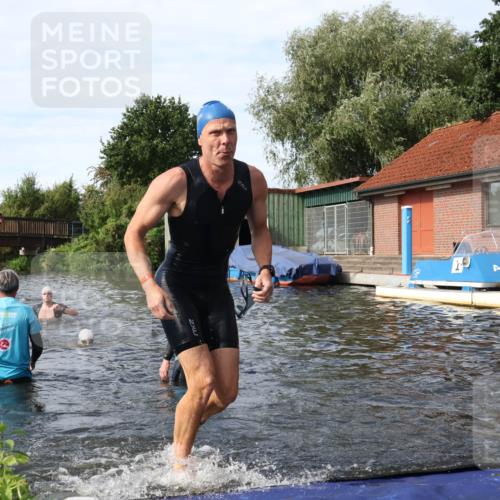31.08.2025 - Elbe Triathlon Hamburg Luisa Fischer http://msf.ph/oto/8684102 31.08.2025 10:22:19 Schwimmen 1150, 1170, 1228, 1231, 1235 meine-sportfotos.de