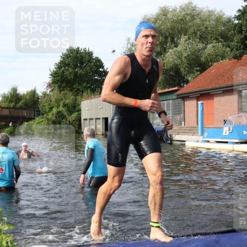 31.08.2025 - Elbe Triathlon Hamburg Luisa Fischer http://msf.ph/oto/8684103 31.08.2025 10:22:20 Schwimmen 1150, 1170, 1231, 1235 meine-sportfotos.de