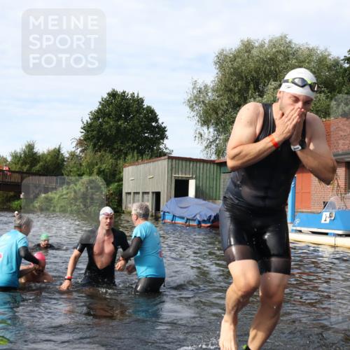 31.08.2025 - Elbe Triathlon Hamburg Luisa Fischer http://msf.ph/oto/8684116 31.08.2025 10:22:27 Schwimmen 1126, 1170, 1237 meine-sportfotos.de