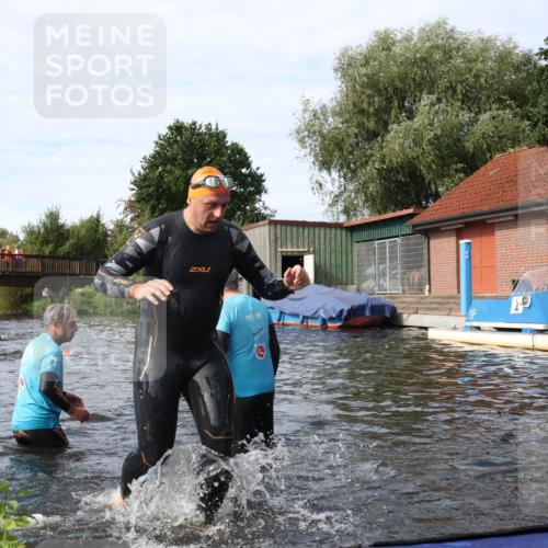 31.08.2025 - Elbe Triathlon Hamburg Luisa Fischer http://msf.ph/oto/8684146 31.08.2025 10:22:40 Schwimmen 1137, 1152 meine-sportfotos.de