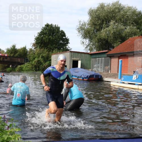 31.08.2025 - Elbe Triathlon Hamburg Luisa Fischer http://msf.ph/oto/8684153 31.08.2025 10:22:54 Schwimmen 1125, 1220 meine-sportfotos.de