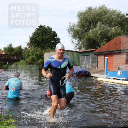 31.08.2025 - Elbe Triathlon Hamburg Luisa Fischer http://msf.ph/oto/8684155 31.08.2025 10:22:54 Schwimmen 1125, 1220 meine-sportfotos.de