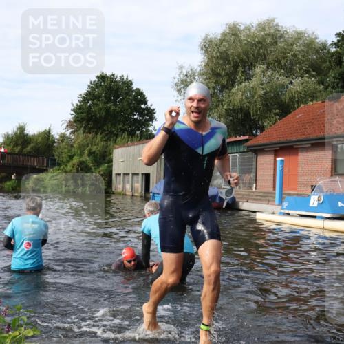 31.08.2025 - Elbe Triathlon Hamburg Luisa Fischer http://msf.ph/oto/8684156 31.08.2025 10:22:54 Schwimmen 1125, 1220 meine-sportfotos.de