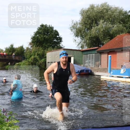 31.08.2025 - Elbe Triathlon Hamburg Luisa Fischer http://msf.ph/oto/8684197 31.08.2025 10:23:08 Schwimmen 1135, 1146, 1211, 1222, 1242 meine-sportfotos.de