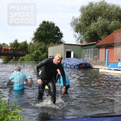 31.08.2025 - Elbe Triathlon Hamburg Luisa Fischer http://msf.ph/oto/8684211 31.08.2025 10:23:13 Schwimmen 1113, 1135, 1146, 1166, 1222, 1236 meine-sportfotos.de