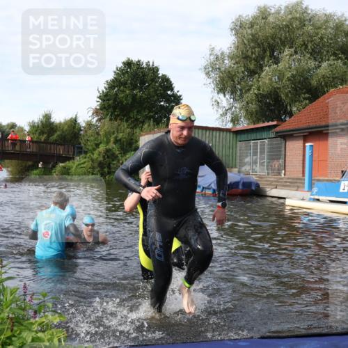 31.08.2025 - Elbe Triathlon Hamburg Luisa Fischer http://msf.ph/oto/8684214 31.08.2025 10:23:14 Schwimmen 1113, 1135, 1166, 1222, 1236 meine-sportfotos.de