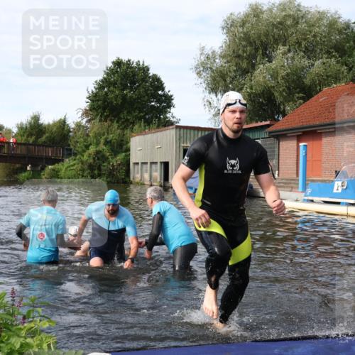 31.08.2025 - Elbe Triathlon Hamburg Luisa Fischer http://msf.ph/oto/8684217 31.08.2025 10:23:16 Schwimmen 1113, 1135, 1159, 1166, 1222, 1236 meine-sportfotos.de