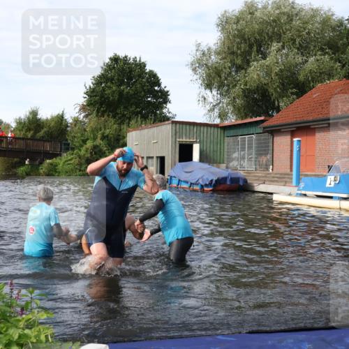 31.08.2025 - Elbe Triathlon Hamburg Luisa Fischer http://msf.ph/oto/8684224 31.08.2025 10:23:17 Schwimmen 1113, 1135, 1159, 1166, 1222, 1236 meine-sportfotos.de
