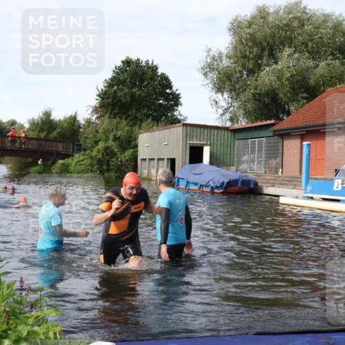 31.08.2025 - Elbe Triathlon Hamburg Luisa Fischer http://msf.ph/oto/8684254 31.08.2025 10:23:29 Schwimmen 1159, 1178 meine-sportfotos.de
