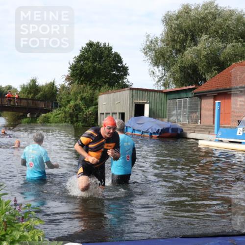 31.08.2025 - Elbe Triathlon Hamburg Luisa Fischer http://msf.ph/oto/8684257 31.08.2025 10:23:29 Schwimmen 1159, 1178 meine-sportfotos.de