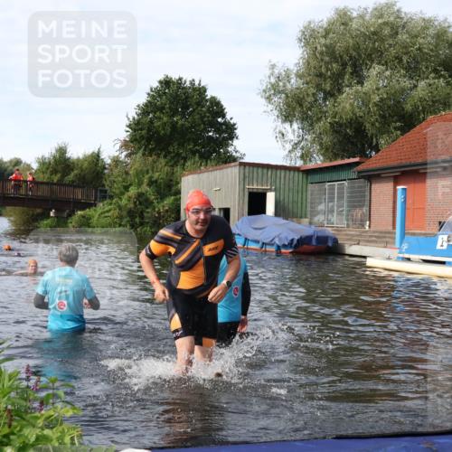 31.08.2025 - Elbe Triathlon Hamburg Luisa Fischer http://msf.ph/oto/8684258 31.08.2025 10:23:29 Schwimmen 1159, 1178 meine-sportfotos.de