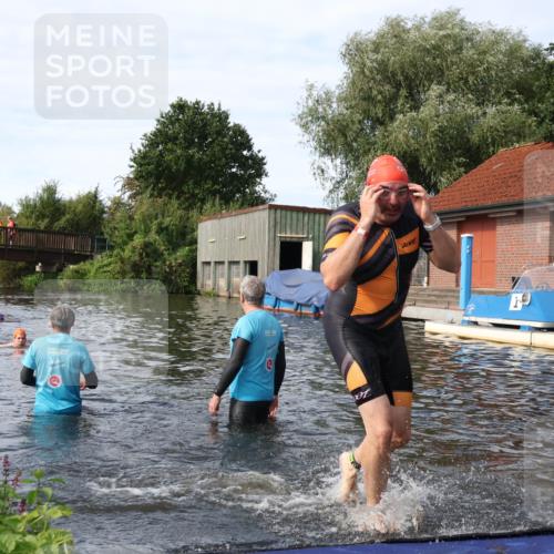 31.08.2025 - Elbe Triathlon Hamburg Luisa Fischer http://msf.ph/oto/8684264 31.08.2025 10:23:30 Schwimmen 1178 meine-sportfotos.de