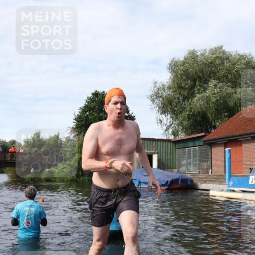 31.08.2025 - Elbe Triathlon Hamburg Luisa Fischer http://msf.ph/oto/8684278 31.08.2025 10:23:43 Schwimmen 1124 meine-sportfotos.de