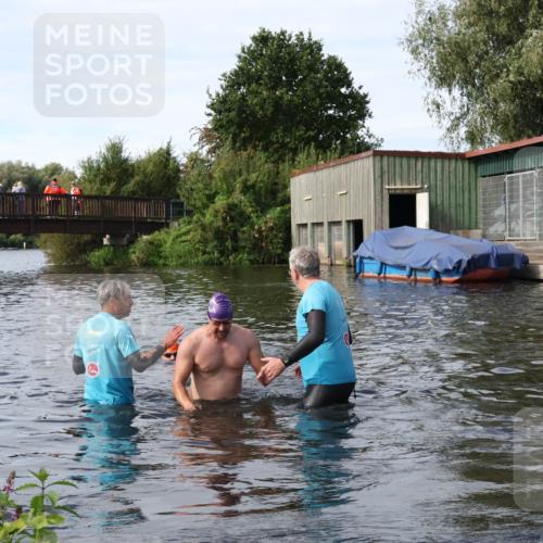31.08.2025 - Elbe Triathlon Hamburg Luisa Fischer http://msf.ph/oto/8684280 31.08.2025 10:23:54 Schwimmen 1199 meine-sportfotos.de