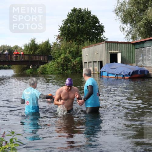 31.08.2025 - Elbe Triathlon Hamburg Luisa Fischer http://msf.ph/oto/8684282 31.08.2025 10:23:54 Schwimmen 1199 meine-sportfotos.de