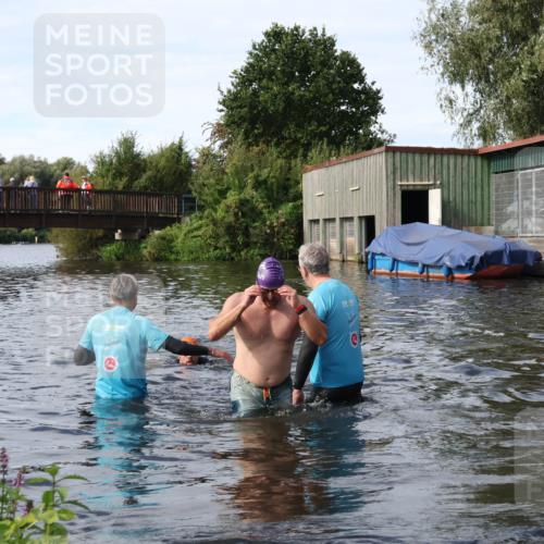 31.08.2025 - Elbe Triathlon Hamburg Luisa Fischer http://msf.ph/oto/8684284 31.08.2025 10:23:55 Schwimmen 1199 meine-sportfotos.de