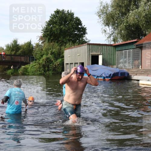 31.08.2025 - Elbe Triathlon Hamburg Luisa Fischer http://msf.ph/oto/8684289 31.08.2025 10:23:56 Schwimmen 1194, 1199 meine-sportfotos.de