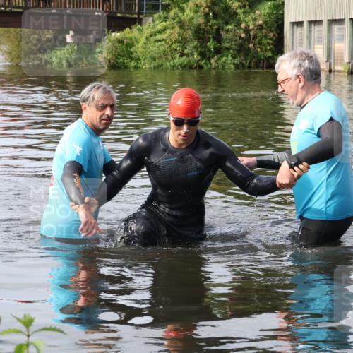31.08.2025 - Elbe Triathlon Hamburg Luisa Fischer http://msf.ph/oto/8684339 31.08.2025 10:25:11 Schwimmen 1207 meine-sportfotos.de