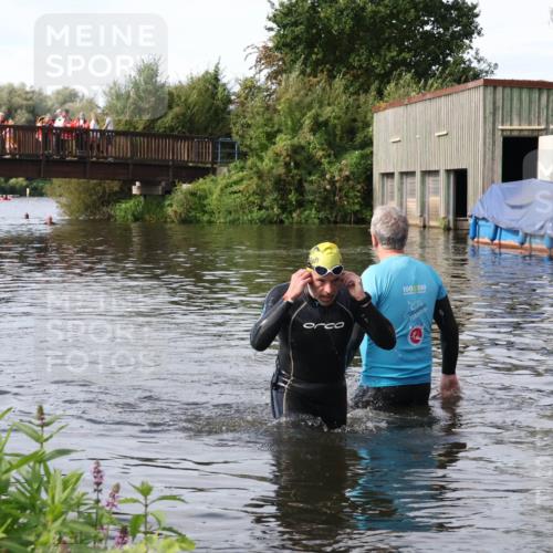 31.08.2025 - Elbe Triathlon Hamburg Luisa Fischer http://msf.ph/oto/8684367 31.08.2025 10:25:41 Schwimmen 1192 meine-sportfotos.de