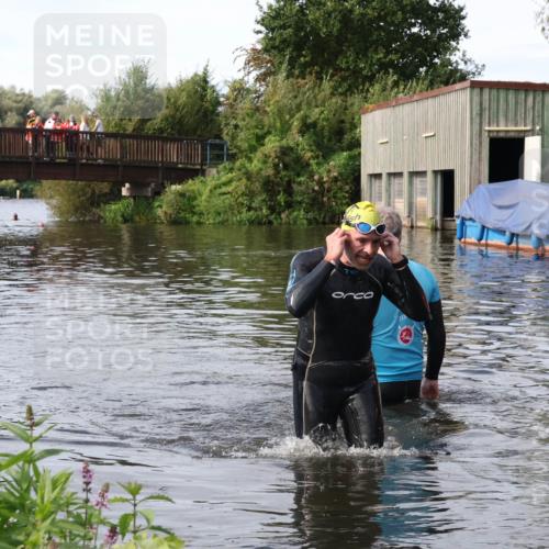 31.08.2025 - Elbe Triathlon Hamburg Luisa Fischer http://msf.ph/oto/8684371 31.08.2025 10:25:42 Schwimmen 1192 meine-sportfotos.de
