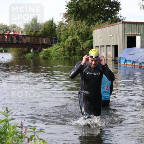 31.08.2025 - Elbe Triathlon Hamburg Luisa Fischer http://msf.ph/oto/8684372 31.08.2025 10:25:42 Schwimmen 1192 meine-sportfotos.de