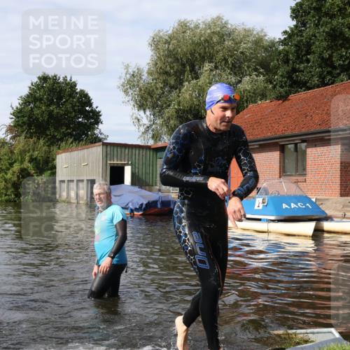 31.08.2025 - Elbe Triathlon Hamburg Luisa Fischer http://msf.ph/oto/8684434 31.08.2025 10:28:03 Schwimmen 1287 meine-sportfotos.de