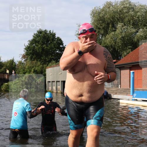 31.08.2025 - Elbe Triathlon Hamburg Luisa Fischer http://msf.ph/oto/8684482 31.08.2025 10:28:42 Schwimmen 1172, 1272 meine-sportfotos.de