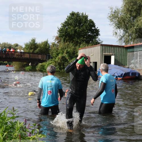 31.08.2025 - Elbe Triathlon Hamburg Luisa Fischer http://msf.ph/oto/8684499 31.08.2025 10:29:14 Schwimmen 1161, 1258, 1298 meine-sportfotos.de