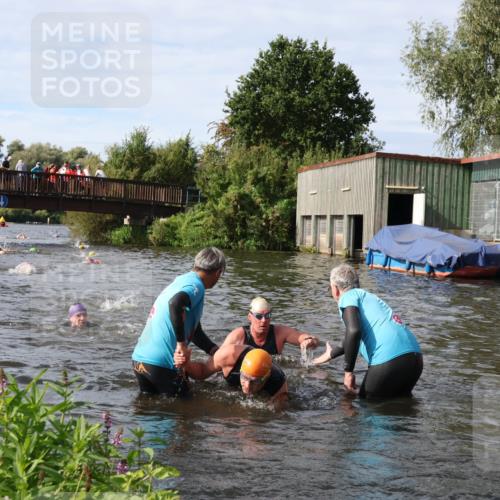 31.08.2025 - Elbe Triathlon Hamburg Luisa Fischer http://msf.ph/oto/8684539 31.08.2025 10:29:24 Schwimmen 1161, 1248, 1286, 1298 meine-sportfotos.de