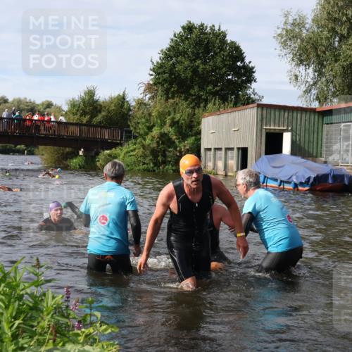 31.08.2025 - Elbe Triathlon Hamburg Luisa Fischer http://msf.ph/oto/8684546 31.08.2025 10:29:25 Schwimmen 1161, 1248, 1286, 1298, 1301 meine-sportfotos.de