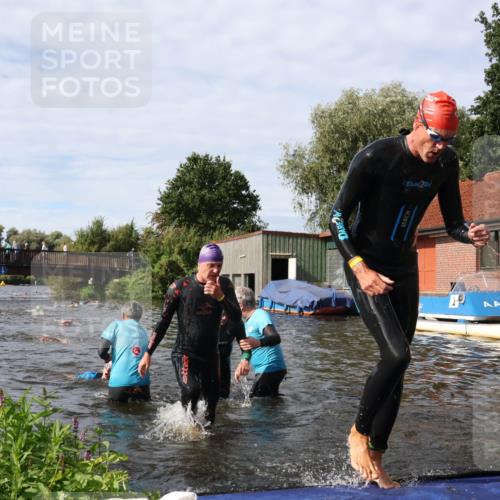31.08.2025 - Elbe Triathlon Hamburg Luisa Fischer http://msf.ph/oto/8684582 31.08.2025 10:29:34 Schwimmen 772, 1265, 1274, 1301 meine-sportfotos.de