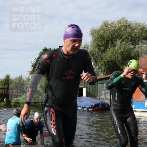 31.08.2025 - Elbe Triathlon Hamburg Luisa Fischer http://msf.ph/oto/8684586 31.08.2025 10:29:36 Schwimmen 772, 1265, 1274, 1301 meine-sportfotos.de