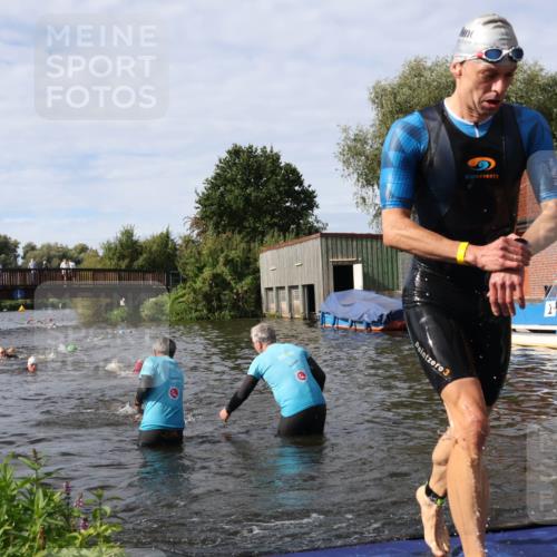 31.08.2025 - Elbe Triathlon Hamburg Luisa Fischer http://msf.ph/oto/8684597 31.08.2025 10:29:40 Schwimmen 772, 1265, 1274, 1297 meine-sportfotos.de