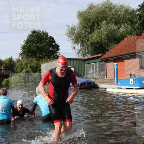 31.08.2025 - Elbe Triathlon Hamburg Luisa Fischer http://msf.ph/oto/8684618 31.08.2025 10:29:51 Schwimmen 1255, 1273, 1281, 1297, 1312 meine-sportfotos.de