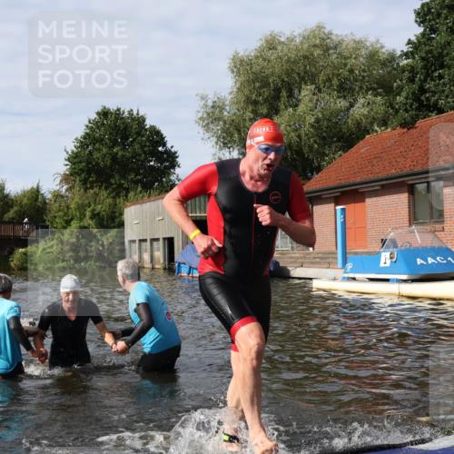 31.08.2025 - Elbe Triathlon Hamburg Luisa Fischer http://msf.ph/oto/8684621 31.08.2025 10:29:52 Schwimmen 1255, 1273, 1281, 1312 meine-sportfotos.de
