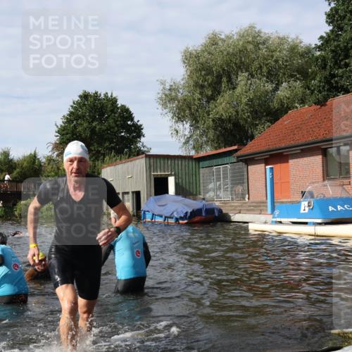 31.08.2025 - Elbe Triathlon Hamburg Luisa Fischer http://msf.ph/oto/8684629 31.08.2025 10:29:55 Schwimmen 1255, 1273, 1281, 1312, 1323 meine-sportfotos.de
