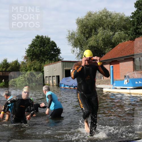 31.08.2025 - Elbe Triathlon Hamburg Luisa Fischer http://msf.ph/oto/8684640 31.08.2025 10:29:59 Schwimmen 1255, 1273, 1303, 1312, 1323 meine-sportfotos.de