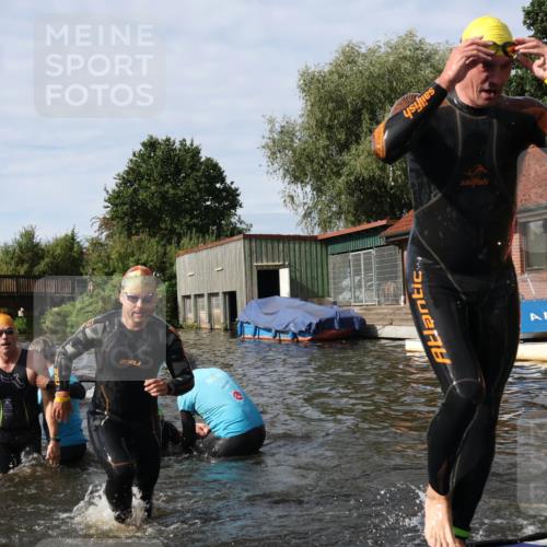 31.08.2025 - Elbe Triathlon Hamburg Luisa Fischer http://msf.ph/oto/8684644 31.08.2025 10:30:00 Schwimmen 1255, 1273, 1303, 1323 meine-sportfotos.de