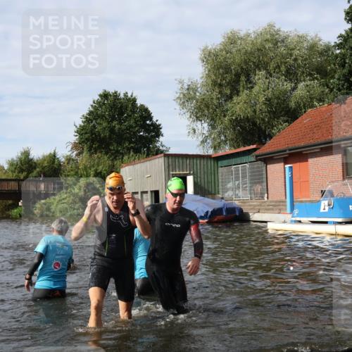 31.08.2025 - Elbe Triathlon Hamburg Luisa Fischer http://msf.ph/oto/8684656 31.08.2025 10:30:03 Schwimmen 1255, 1273, 1303, 1323 meine-sportfotos.de