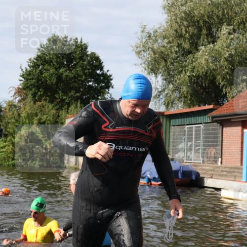 31.08.2025 - Elbe Triathlon Hamburg Luisa Fischer http://msf.ph/oto/8684761 31.08.2025 10:31:10 Schwimmen 1250, 1257, 1279, 1293, 1501 meine-sportfotos.de