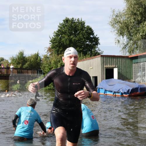 31.08.2025 - Elbe Triathlon Hamburg Luisa Fischer http://msf.ph/oto/8684787 31.08.2025 10:31:19 Schwimmen 1250, 1279, 1293, 1307, 1501 meine-sportfotos.de