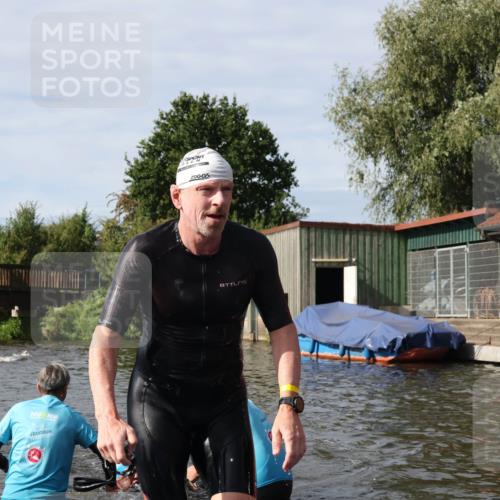 31.08.2025 - Elbe Triathlon Hamburg Luisa Fischer http://msf.ph/oto/8684788 31.08.2025 10:31:19 Schwimmen 1250, 1279, 1293, 1307, 1501 meine-sportfotos.de