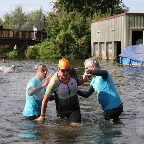 31.08.2025 - Elbe Triathlon Hamburg Luisa Fischer http://msf.ph/oto/8684809 31.08.2025 10:31:28 Schwimmen 1307, 1344 meine-sportfotos.de