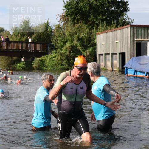 31.08.2025 - Elbe Triathlon Hamburg Luisa Fischer http://msf.ph/oto/8684817 31.08.2025 10:31:29 Schwimmen 1344 meine-sportfotos.de