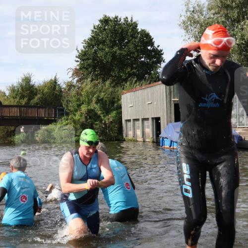31.08.2025 - Elbe Triathlon Hamburg Luisa Fischer http://msf.ph/oto/8684841 31.08.2025 10:31:55 Schwimmen 1251, 1266, 1299, 1310, 1338 meine-sportfotos.de
