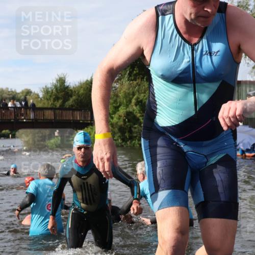 31.08.2025 - Elbe Triathlon Hamburg Luisa Fischer http://msf.ph/oto/8684856 31.08.2025 10:31:58 Schwimmen 1251, 1266, 1299, 1305, 1311, 1338 meine-sportfotos.de