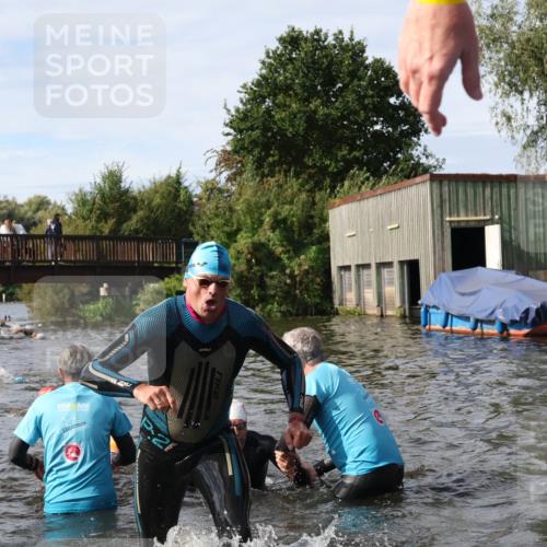 31.08.2025 - Elbe Triathlon Hamburg Luisa Fischer http://msf.ph/oto/8684859 31.08.2025 10:31:59 Schwimmen 1251, 1266, 1299, 1305, 1311, 1338 meine-sportfotos.de