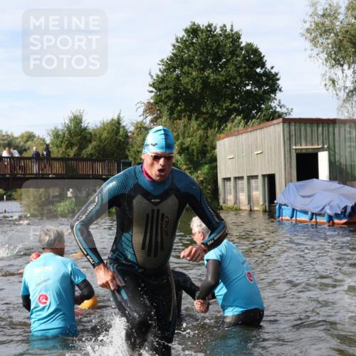 31.08.2025 - Elbe Triathlon Hamburg Luisa Fischer http://msf.ph/oto/8684861 31.08.2025 10:31:59 Schwimmen 1251, 1266, 1299, 1305, 1311, 1338 meine-sportfotos.de